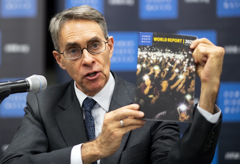 人權觀察組織執行主任羅思(Kenneth Roth)14日發布最新年度報告。 (AFP)