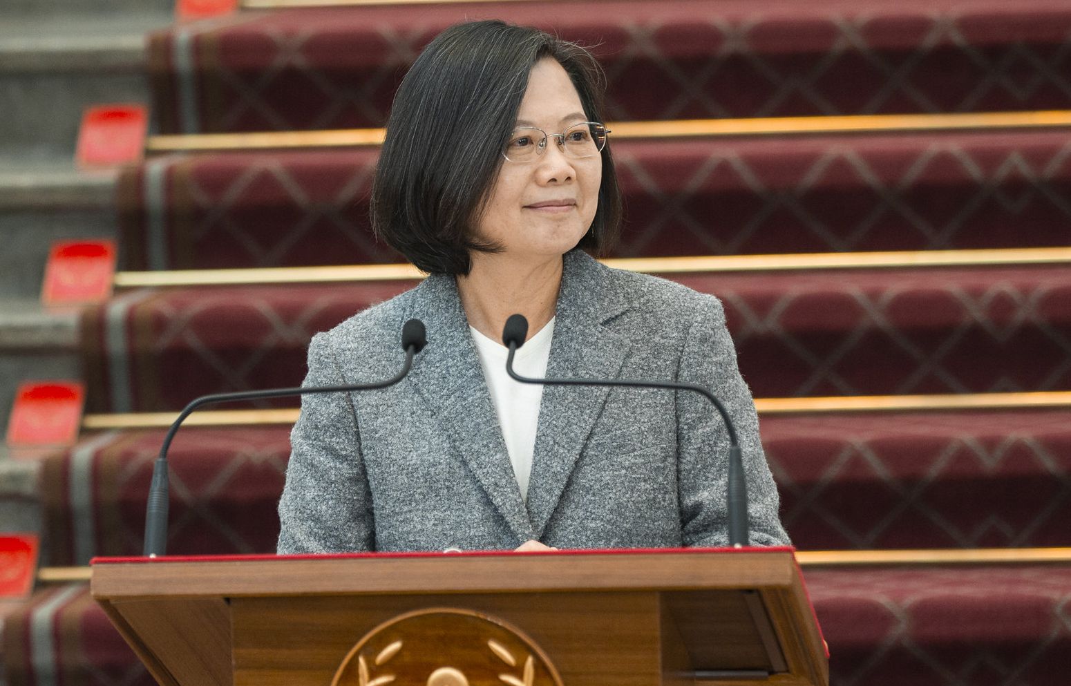 蔡英文總統15日上午宣布已簽署反滲透法並公告，另責成海基會設立諮詢服務窗口。(圖：總統府提供)