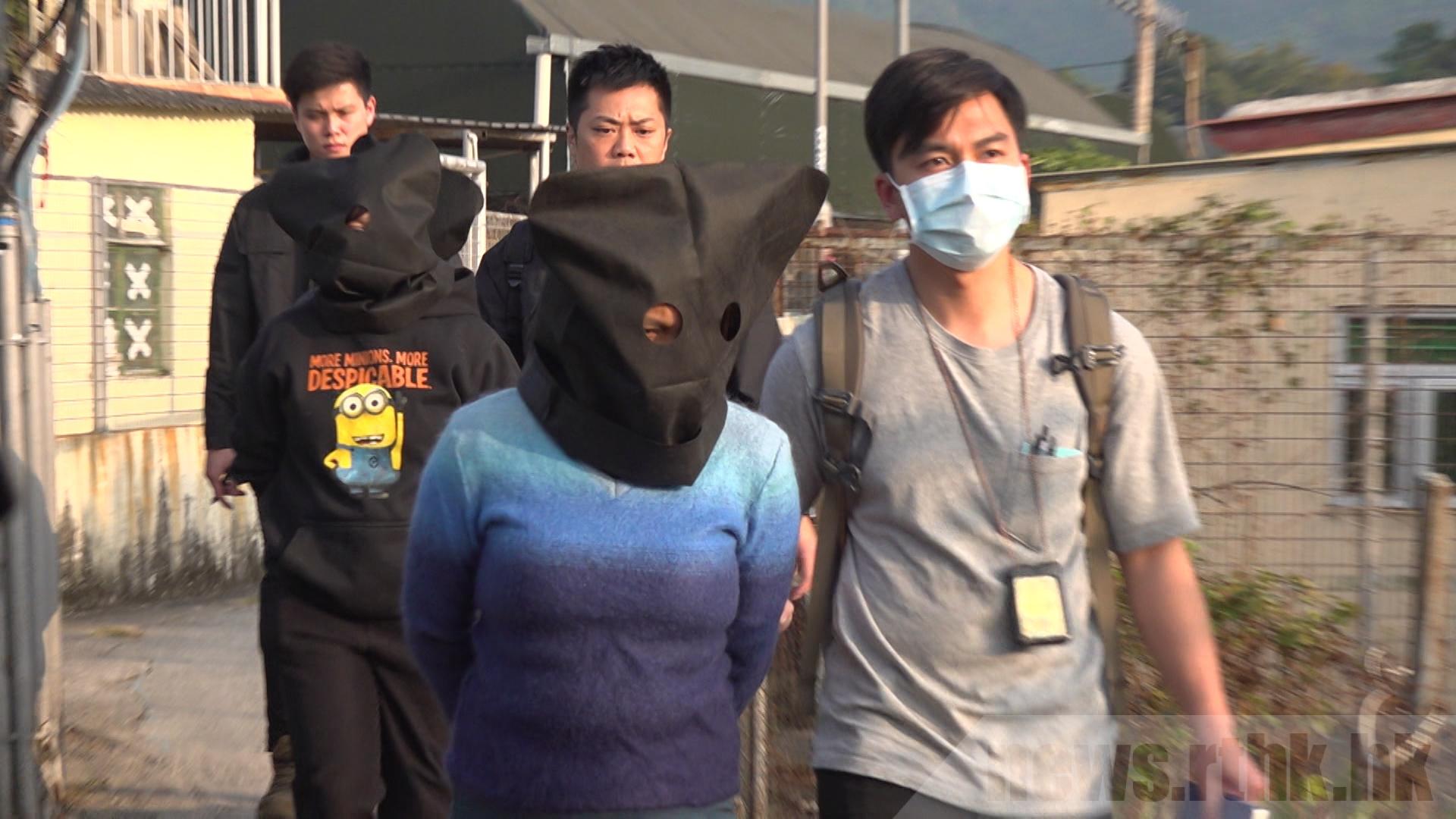 香港警方今天再到上水河霸村同一目標住所進行徹底搜查，找到烈性炸藥製成品，以及拘捕了兩名女戶主。(圖：香港電台)