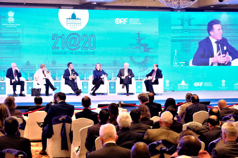 前丹麥總理、前北約秘書長拉斯穆森15日在新德里舉行的瑞辛納對話中，討論如何對抗網路假消息和境外網軍，他認為台灣是好例子。(圖:中央社)