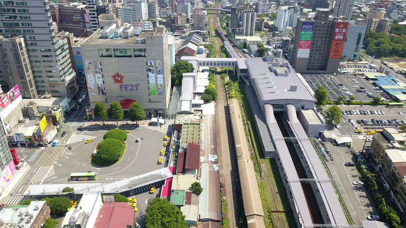 行政院核定桃園捷運綠線延伸中壢。最快2030年通車。圖為桃園捷運鳥瞰。（桃園市政府提供）