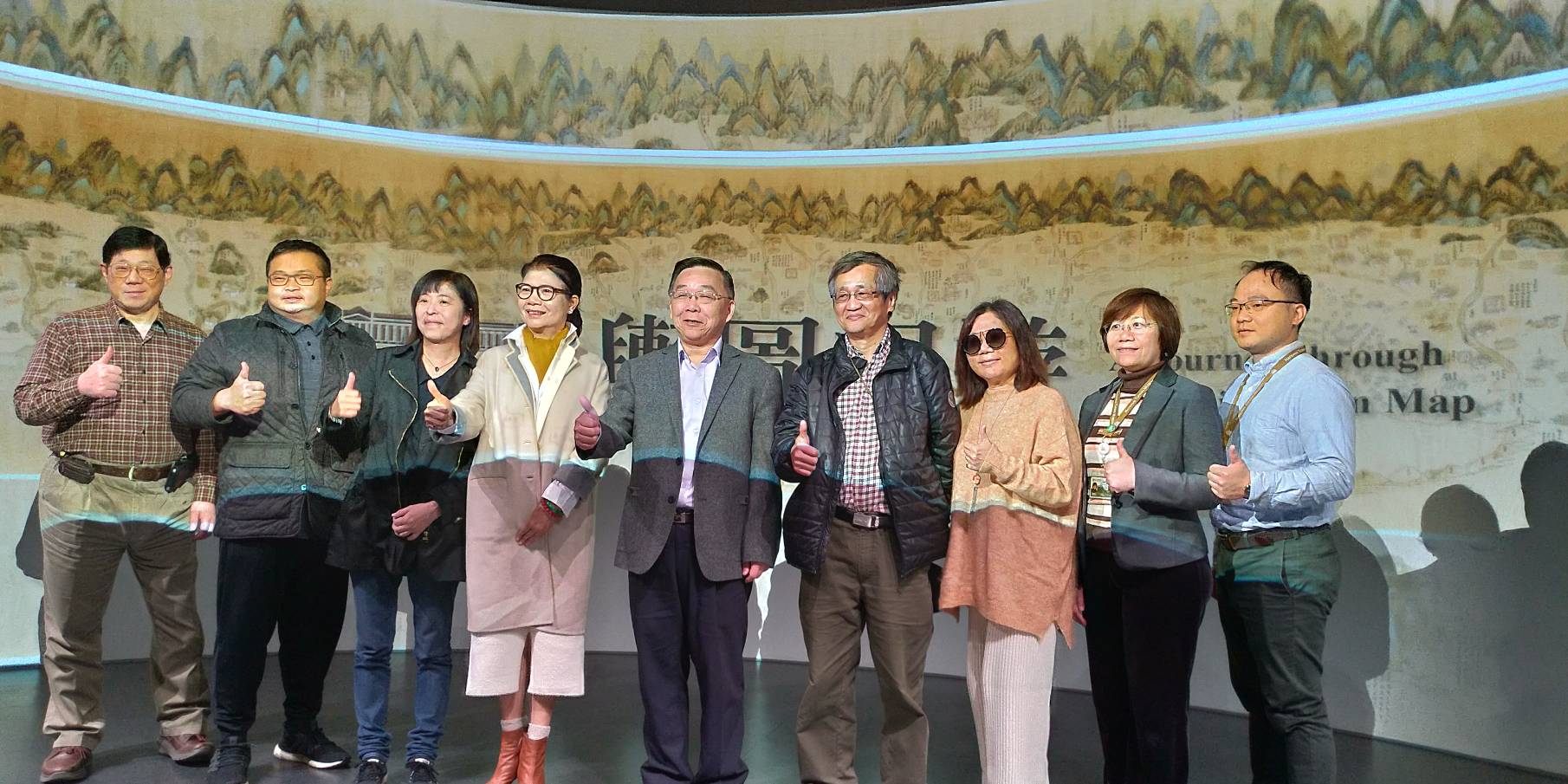 台博館19日宣布「輿圖紀遊」3D動畫以及「臺灣雲豹與黑熊的傳說」VR360動畫上映。左五為台博館館長洪世佑。(圖／陳林幸虹 攝)