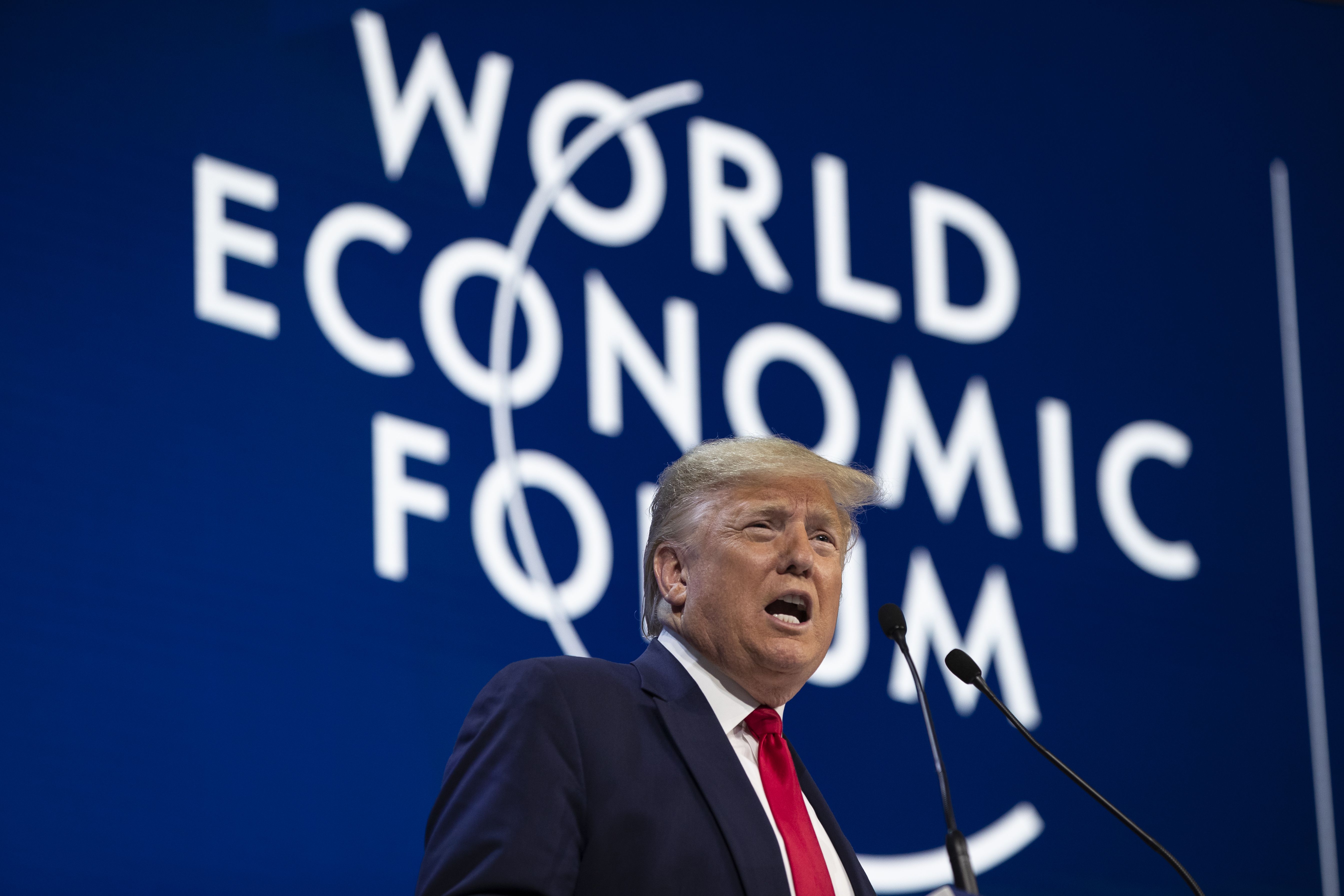 美國總統川普在世界經濟論壇(WEF)演說。(美聯社/達志影像)