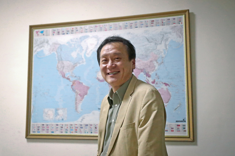 中央研究院院士朱敬一表示，「民主大聯盟」的形成並非利益的結合，而是朝共同目標一起努力，他提醒政治人物要有「同理心」。(圖：中央社)