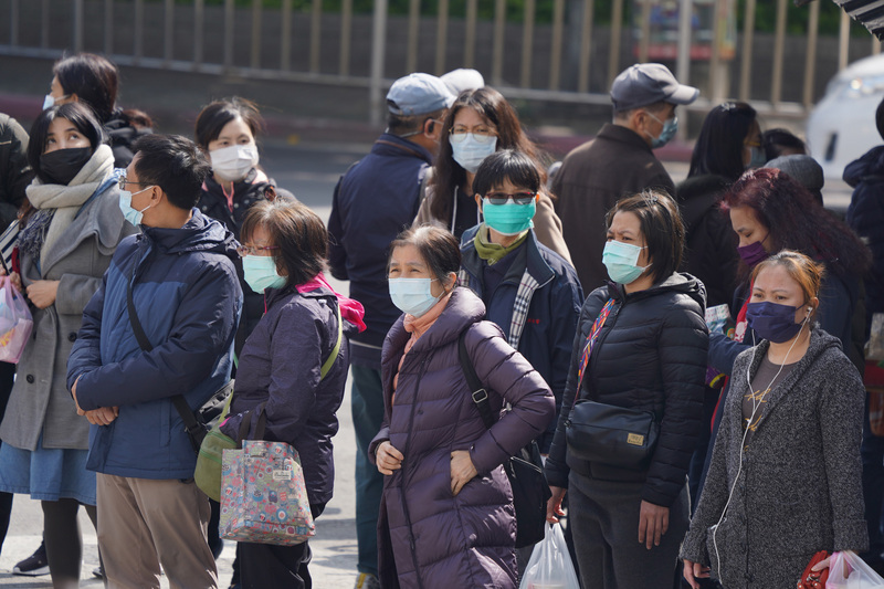 受到寒流影響，16日氣溫明顯下降。(圖：中央社)