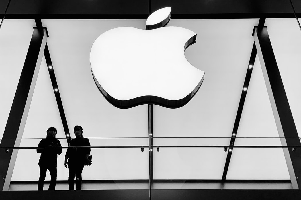 中國要求蘋果公司從App Store上下架多款熱門社群與聊天App。(Andy Xu@Unsplash)