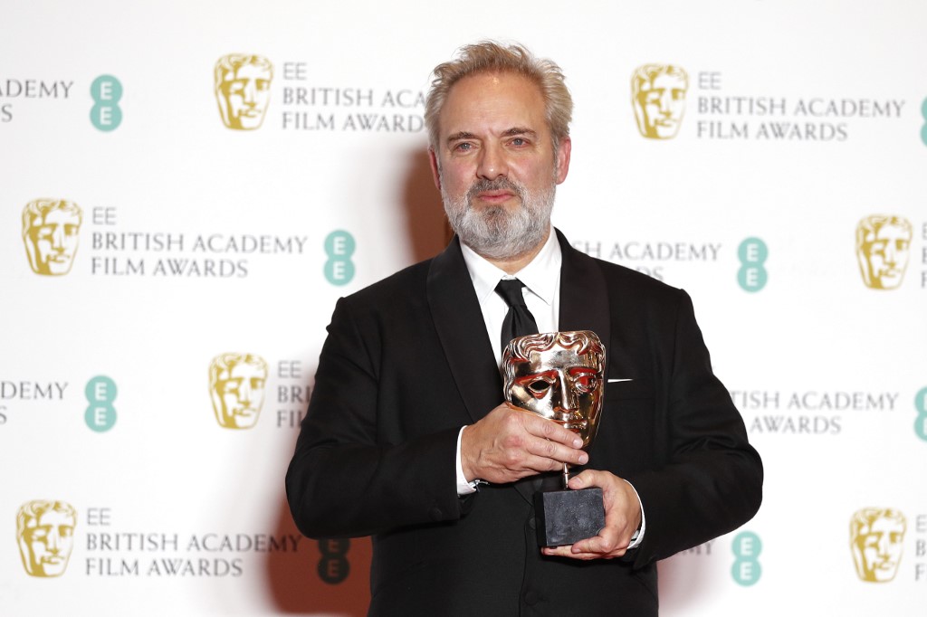 英國導演山姆曼德斯(Sam Mendes)以「1917」拿下英國影藝學院電影獎最佳導演獎。(AFP)