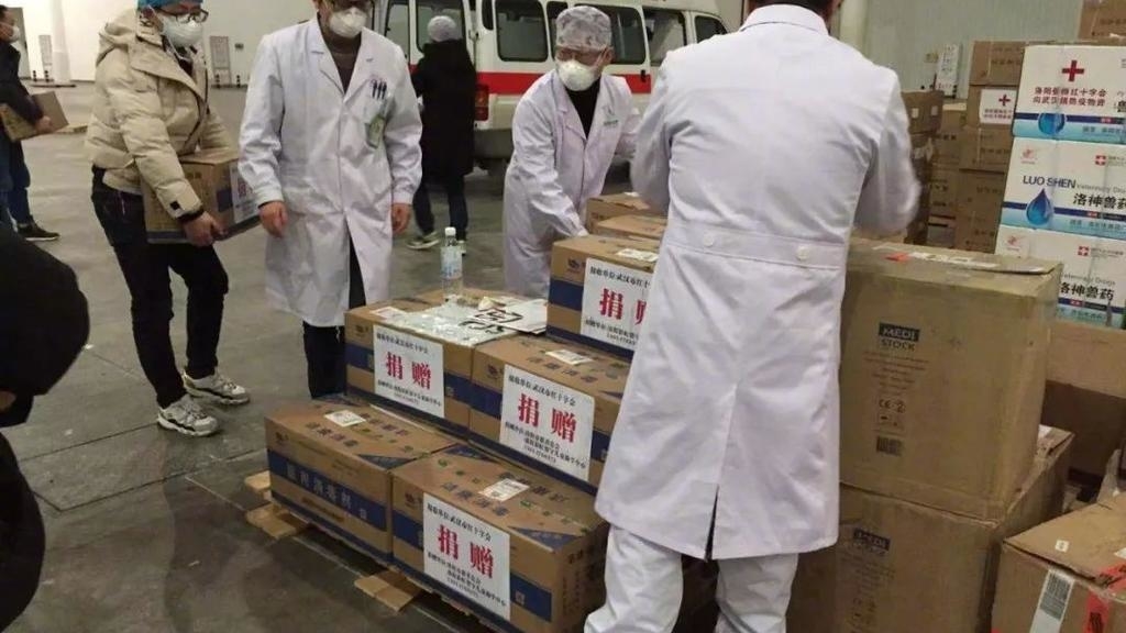 中國微博上傳出的武漢紅十字會一處倉庫現場。(圖:微博)