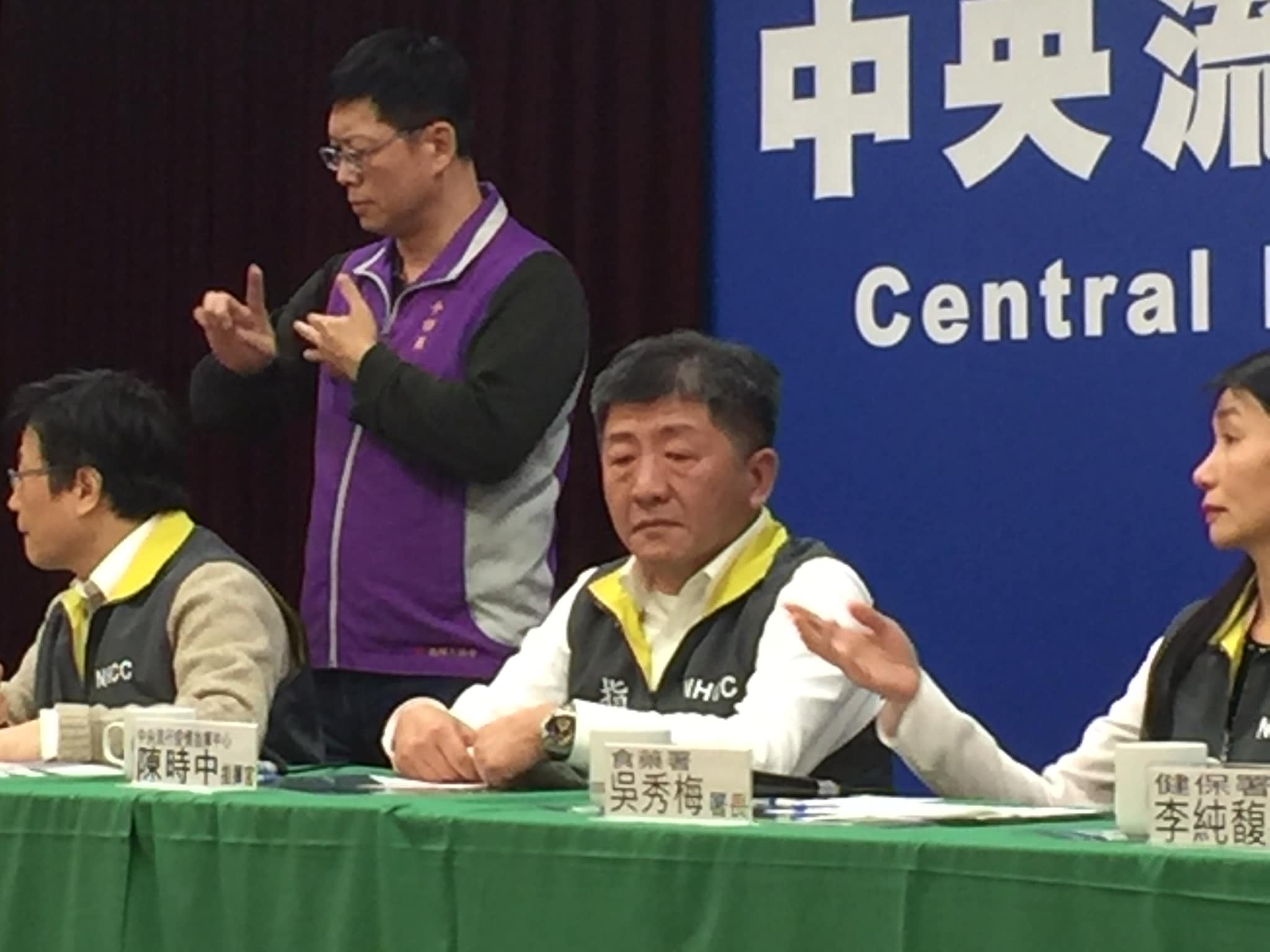 中央流行疫情指揮中心19日深夜公布國內第24例COVID-19(武漢肺炎)確定病例，是一名北部60多歲女性，近2年無出國史。（資料照/蕭照平 攝）