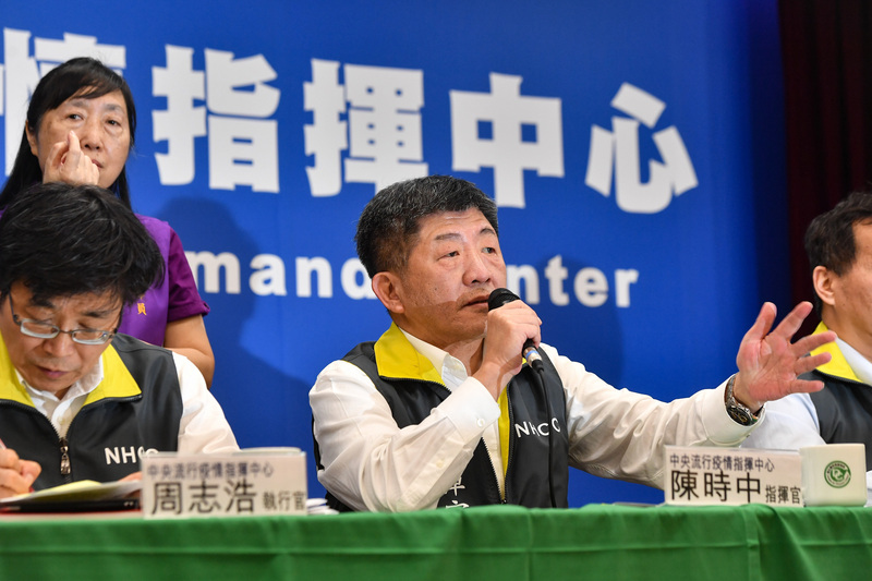 中央流行指揮中心指揮官陳時中表示，將發送「細胞簡訊」給北北基民眾，提醒曾到過這些相關地區的民眾進行自主健康管理，並留意個人是否有發燒或呼吸道症狀。(中央社)