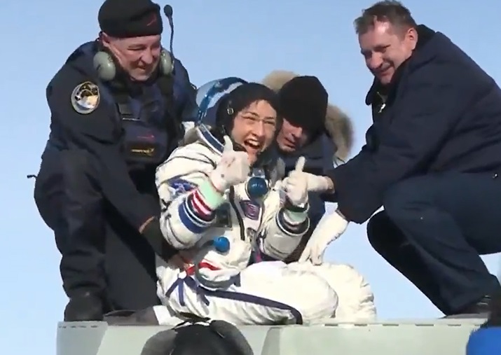 美國國家航空暨太空總署女太空人科克刷新女太空人在太空待上最久時間的紀錄。(圖：NASA推特)