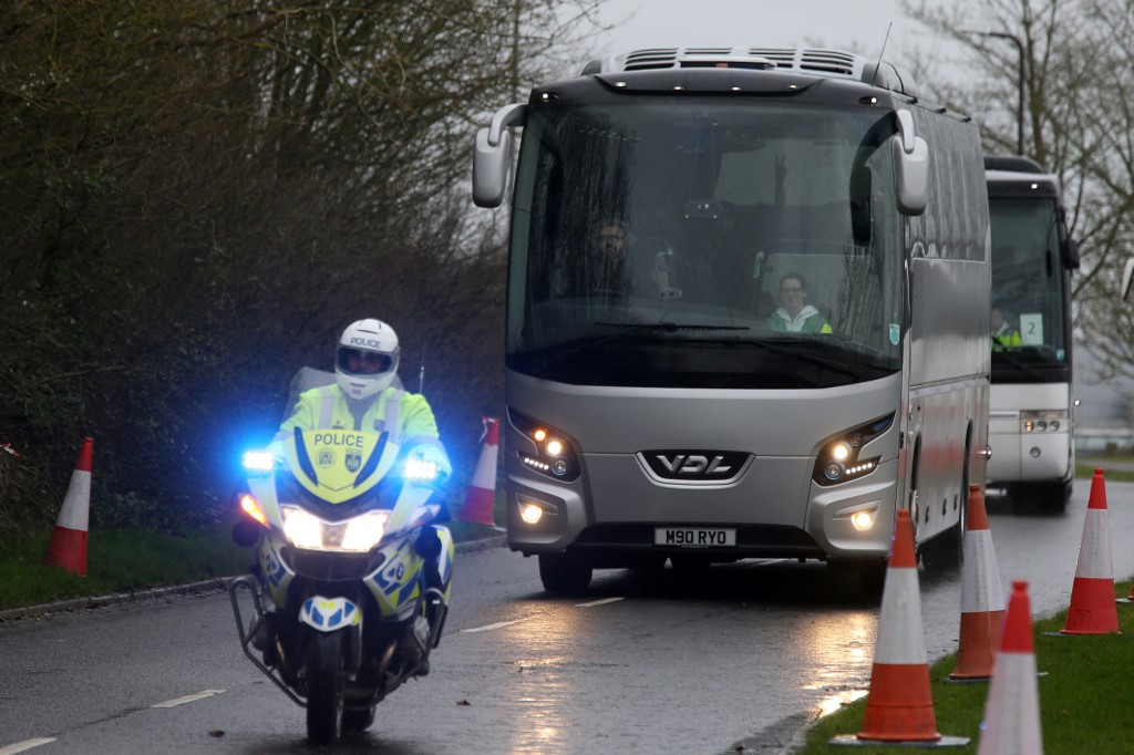 英國第二架、同時也是最後一架撤僑包機，從中國武漢市起飛後，9日返抵英國。(AFP)