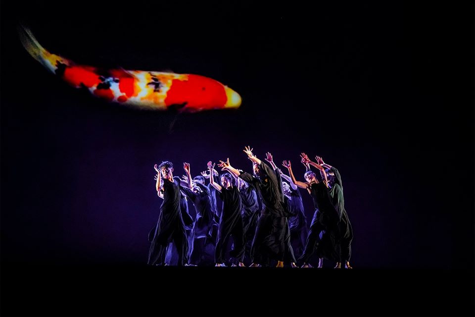 雲門舞集於法國時間12日晚間在巴黎國立夏佑劇院（Théâtre National de La Danse Chaillot）首演新藝術總監鄭宗龍作品「十三聲」，全場座無虛席，喝采聲不斷。(劉振祥攝／雲門舞集提供)