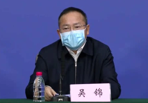 湖北省黃石市長吳錦17日指武漢肺炎疫情已變化為內部擴散型、家庭聚集型、社區蔓延型，病毒傳播途徑仍不清晰，部分病症具隱匿性。(圖：微博)