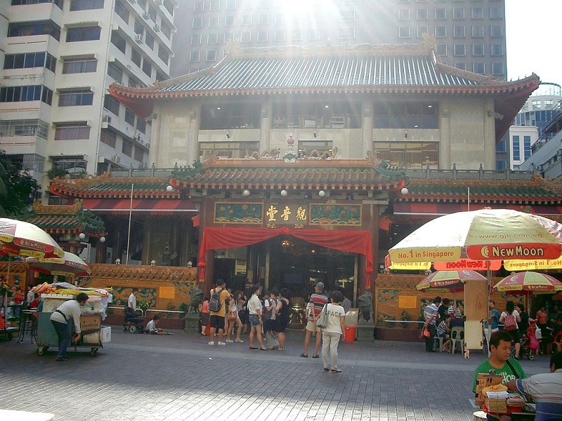 受到武漢肺炎疫情影響，新加坡香火鼎盛的四馬路觀音堂佛祖廟取消19日的「借紅包」活動。(圖：維基百科)