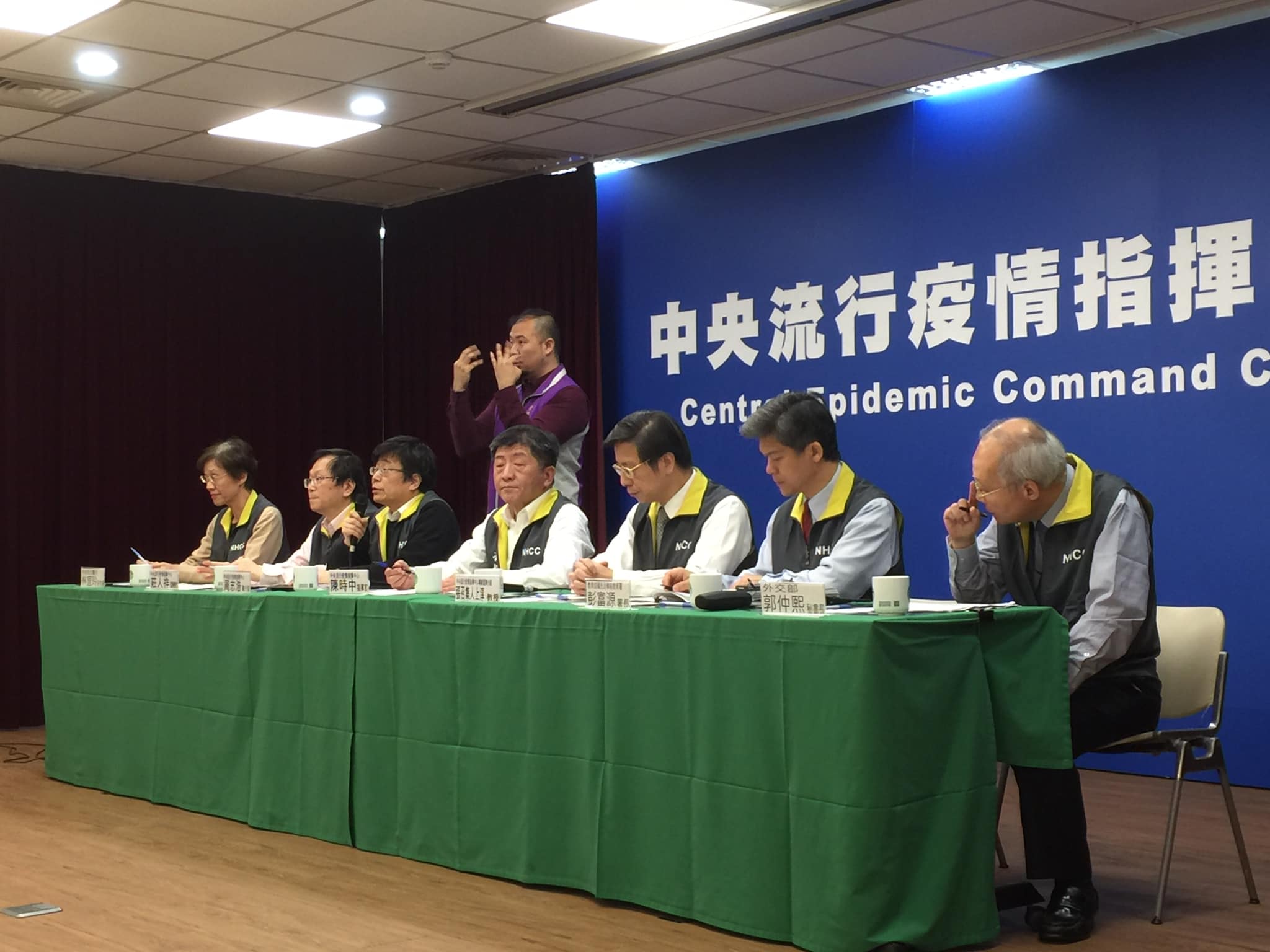 中央流行疫情指揮中心20日證實，經2個實驗室抗體檢驗後確認，其感染源就是當時乘坐車輛的浙江台商。(蕭照平 攝)