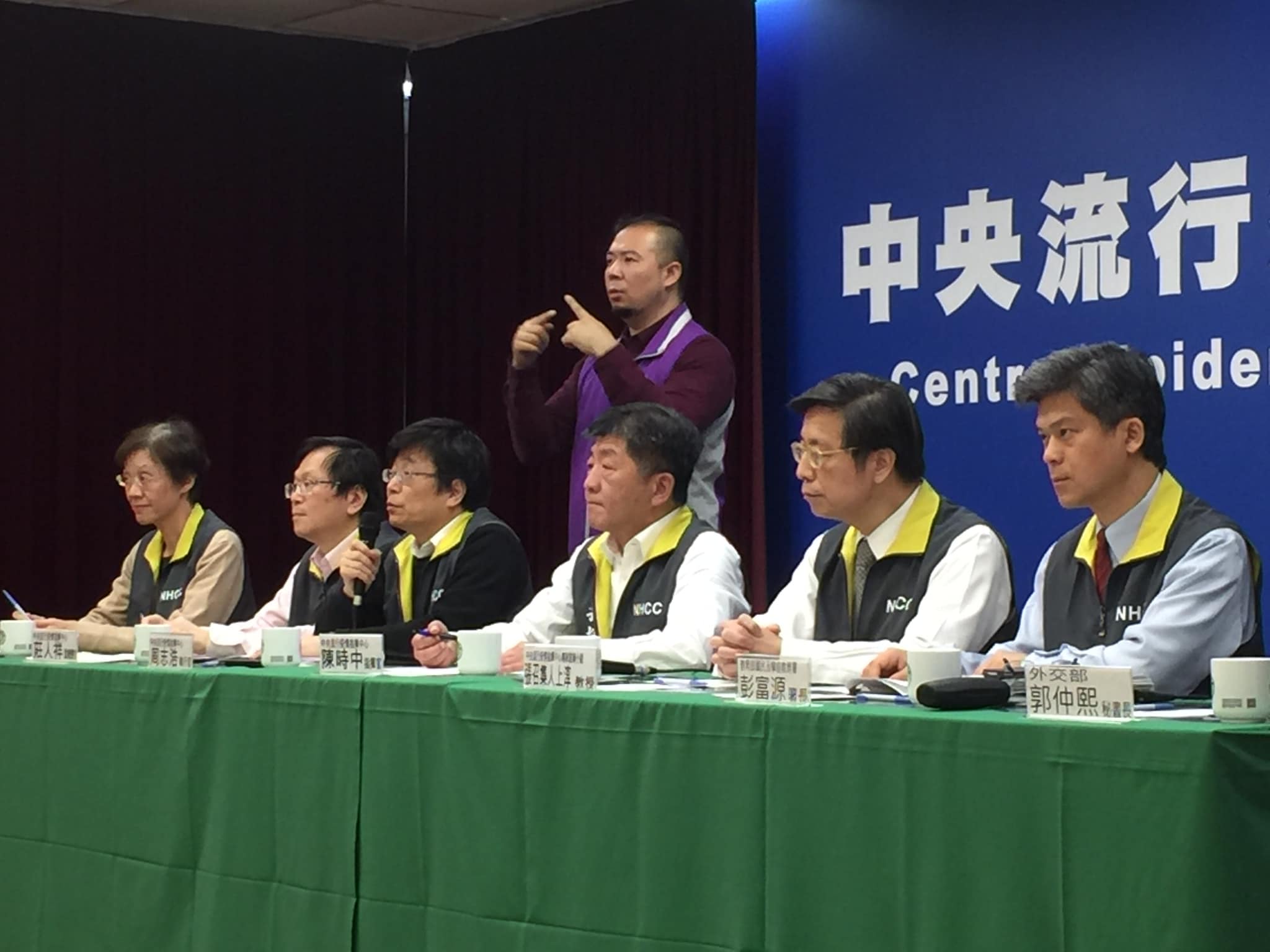 中央流行疫情指揮中心即日起提升韓國旅遊疫情建議至第一級注意(Watch)，提醒民眾遵守當地一般預防措施。(蕭照平 攝)