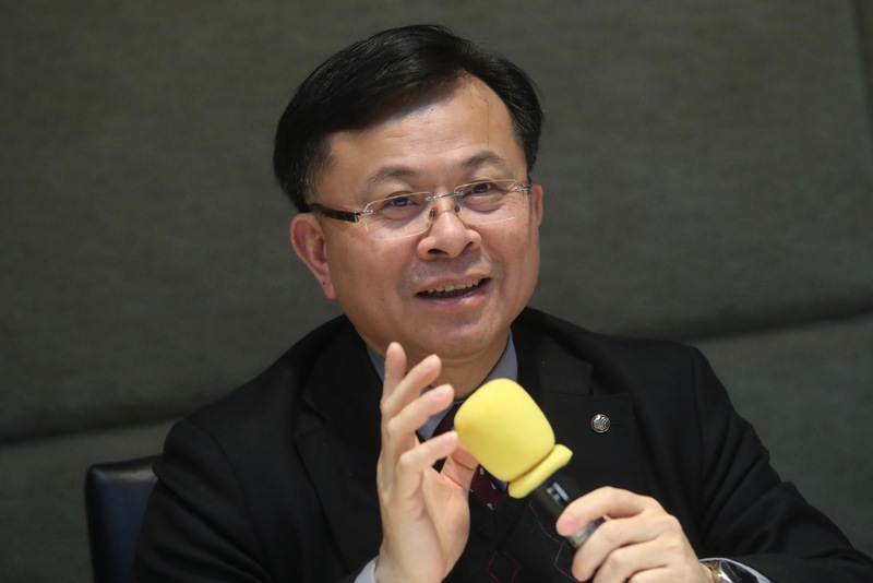 國家通訊傳播委員會（NCC）21日傍晚舉行「公告108年開放申請經營行動寬頻業務1800MHz、3500MHz及28000MHz頻段得標者名單、得標標的及其得標金討論案」記者會，由主委陳耀祥出面說明。