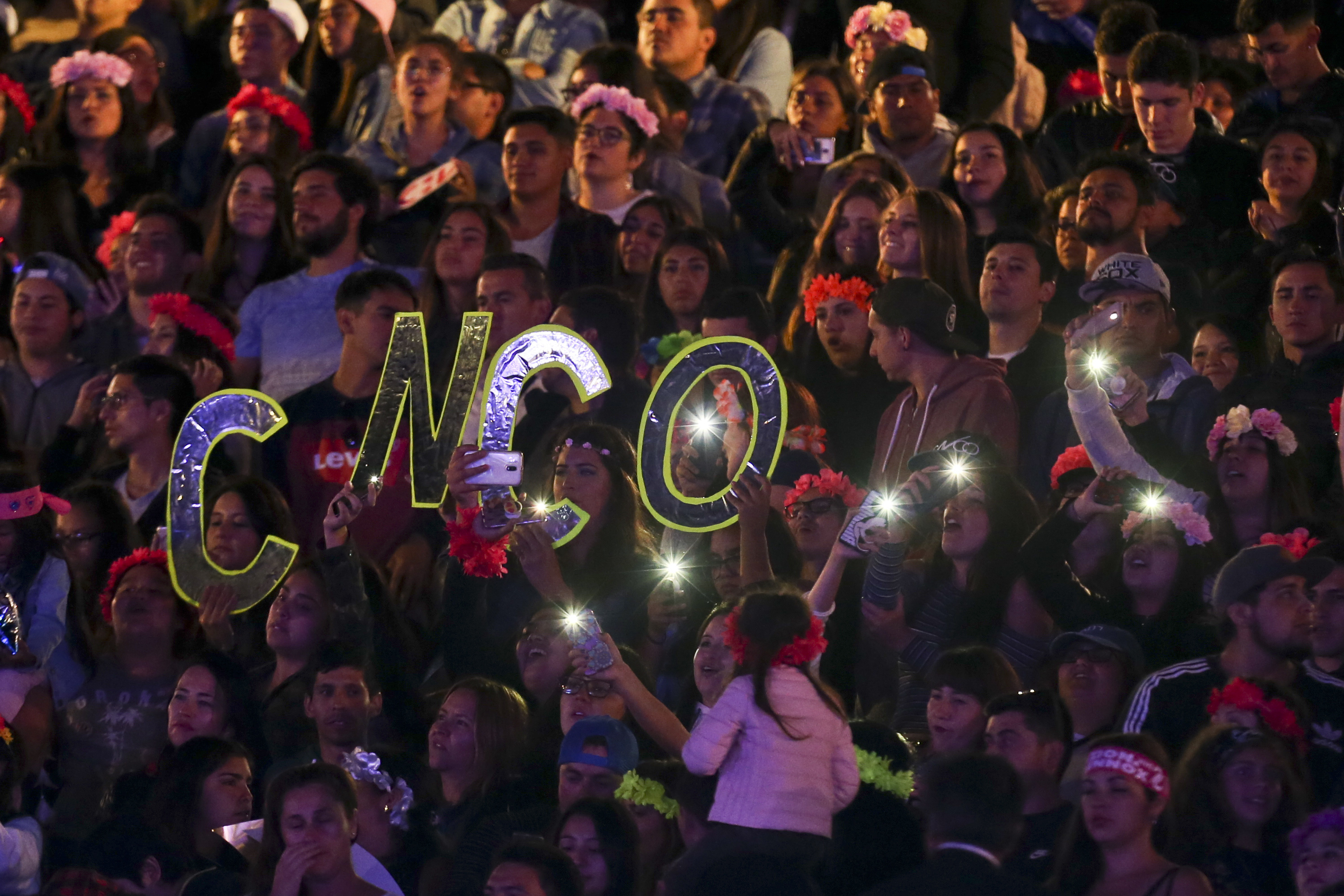 在智利濱海度假城市比納薩瑪(Vina del Mar)舉辦的音樂節，每年吸引大批樂迷參加。(美聯社)