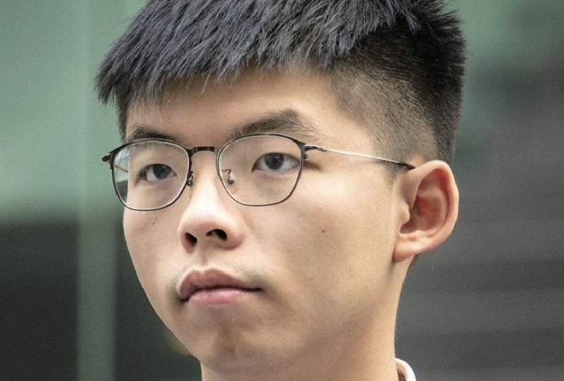 因反送中出庭 黃之鋒：世界應與香港團結一致。(臉書)