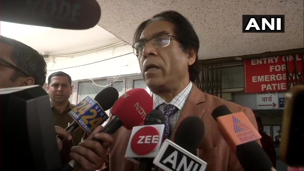 印度巴哈杜上師醫院(Guru Teg Bahadur Hospital)主任庫瑪(Sunil Kumar)日前說明警民衝突的傷亡情形  。(圖/推特)