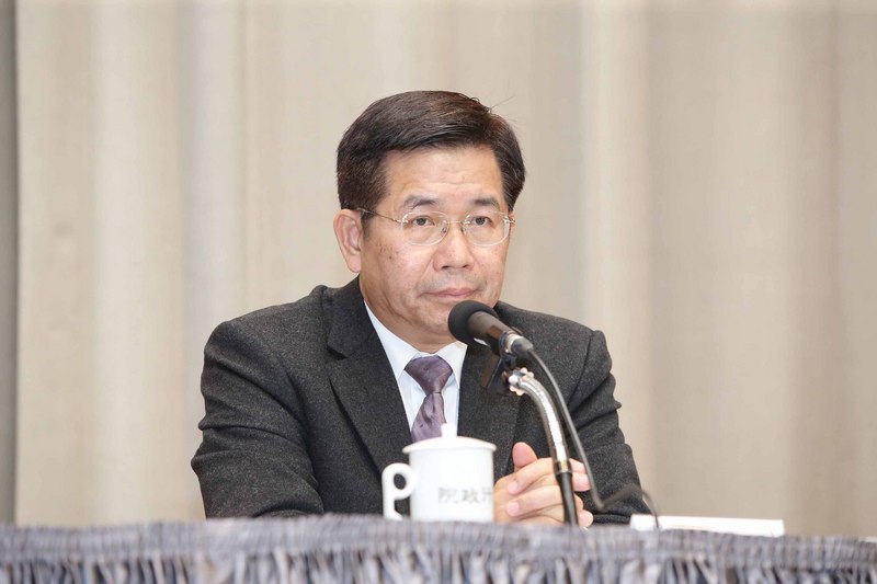 教育部長潘文忠今天(27日)表示，受到俗稱武漢肺炎的COVID-19疫情的影響，高中以下約有630位學生滯留在中港澳地區無法回國就學。(圖/中央社)