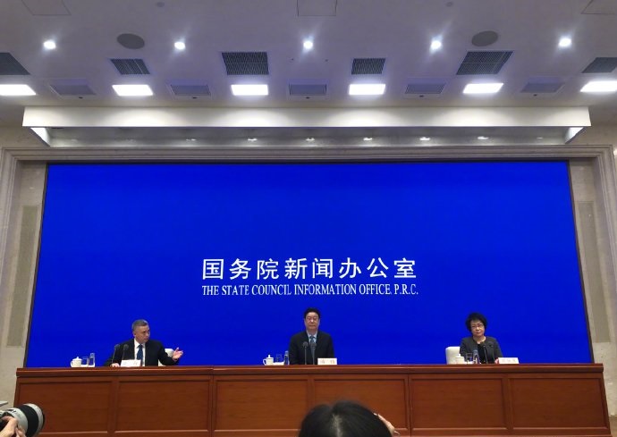 武漢肺炎疫情讓大學畢業生就業壓力變大，中國教育部今天(28日)表示，今年大學畢業生874萬人，將採取擴大研究生招生規模、鼓勵入伍參軍、赴基層服務等方面解決就業問題。(圖/微博)
