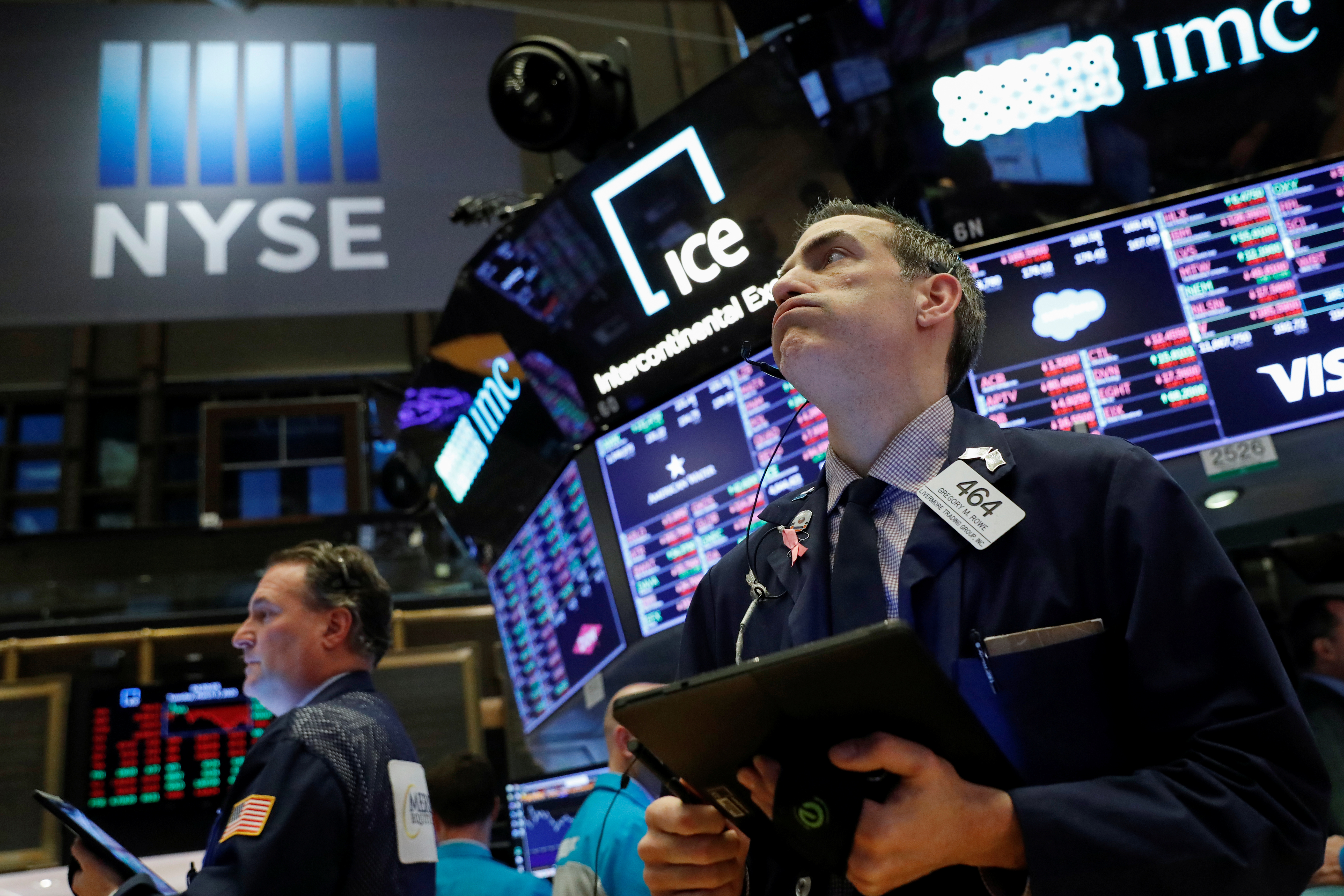 美國聯準會官員近日不斷釋出訊息，認為目前市場預期聯準會今年啟動大規模降息太過樂觀。圖為紐約證交所。(資料照/路透社/達志影像)