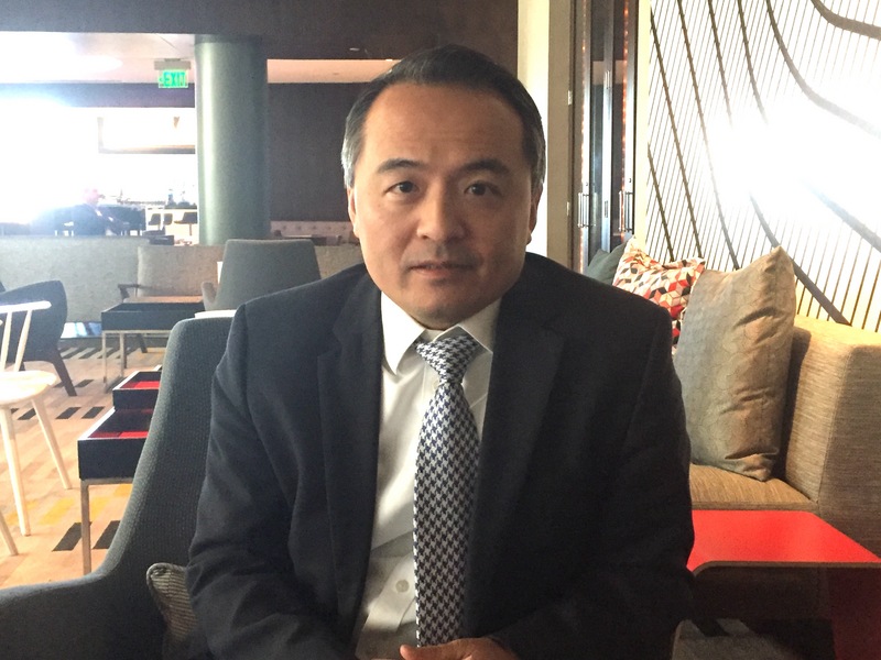 史丹佛大學醫學院政策成果暨預防中心主任王智弘以台灣利用大數據分析因應武漢肺炎經驗專文刊登在美國醫學會期刊，他認為台灣設立中央指揮中心統整訊息與資源做法值得美國效法。(圖:中央社)