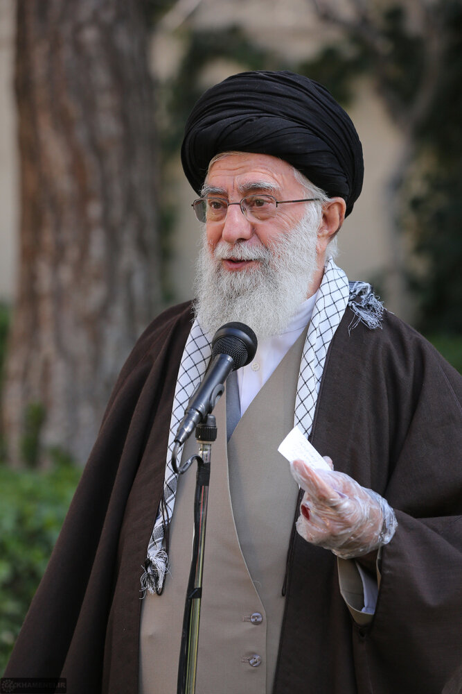 伊朗最高領袖哈米尼(Ayatollah Ali Khamenei)日前宣布伊朗進入備戰狀態，並且命令軍隊協助政府衛生部門抗疫，控制武漢肺炎傳播。(圖/推特)