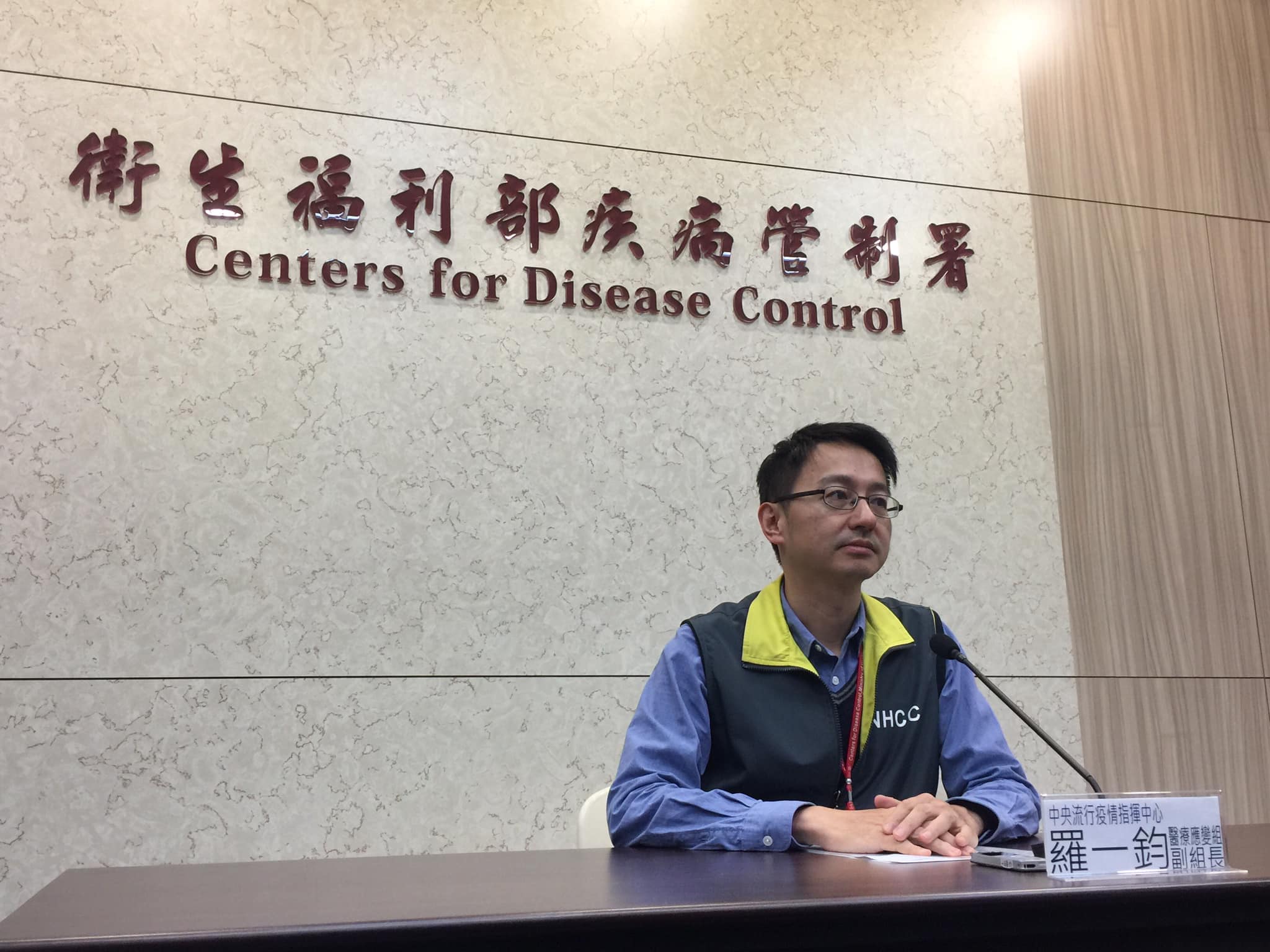 中央流行疫情指揮中心醫療應變組副組長羅一鈞。(資料照片/蕭照平 攝)