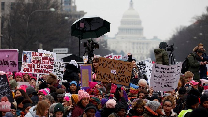 中國國務院新聞辦今天(13日)發布「2019美國侵犯人權報告」，抨擊美國歪曲貶低不符其戰略利益的國家人權狀況，卻對自身侵犯人權的劣跡置若罔聞、視若無睹。(圖/推特)