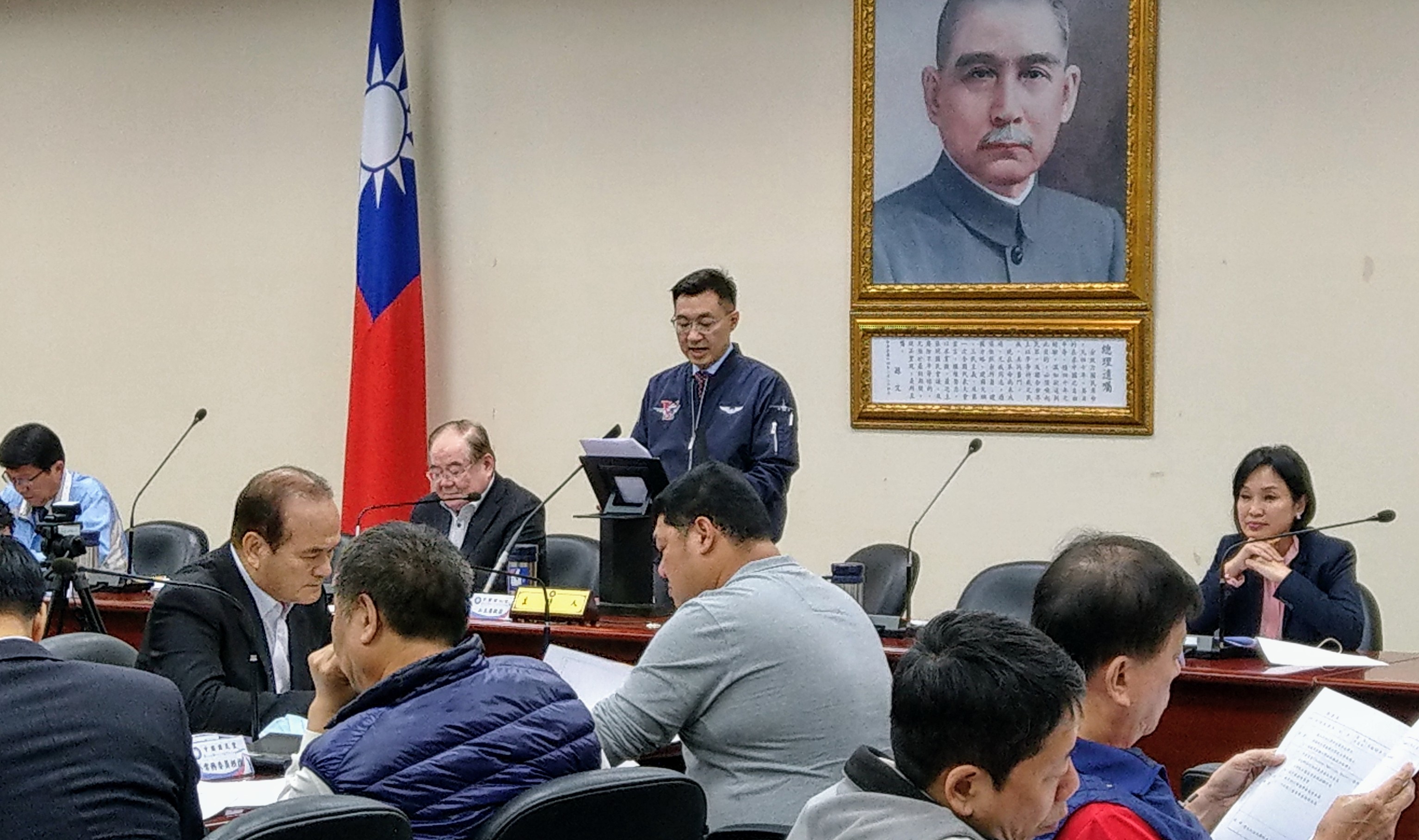 面對疫情威脅，江啟臣18日下午主持中常會，建議政府考量發布緊急命令。(劉品希 攝)