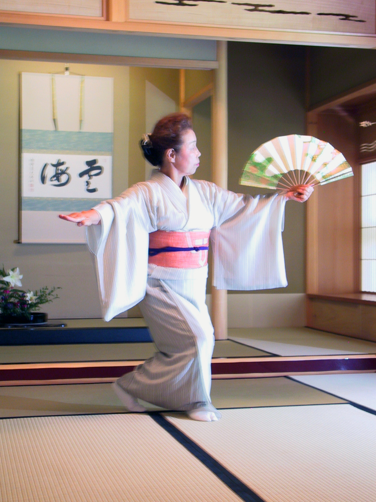 古典日本舞( Nihon Buyo) (圖：取自維基百科)