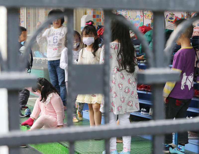 新竹縣嘉豐非營利幼兒園傳出老師不當對待幼童，承辦此幼兒園的「台灣幼兒早期教育協會」在全台灣有45個營運據點，已不是第一次出問題。(示意圖/中央社)