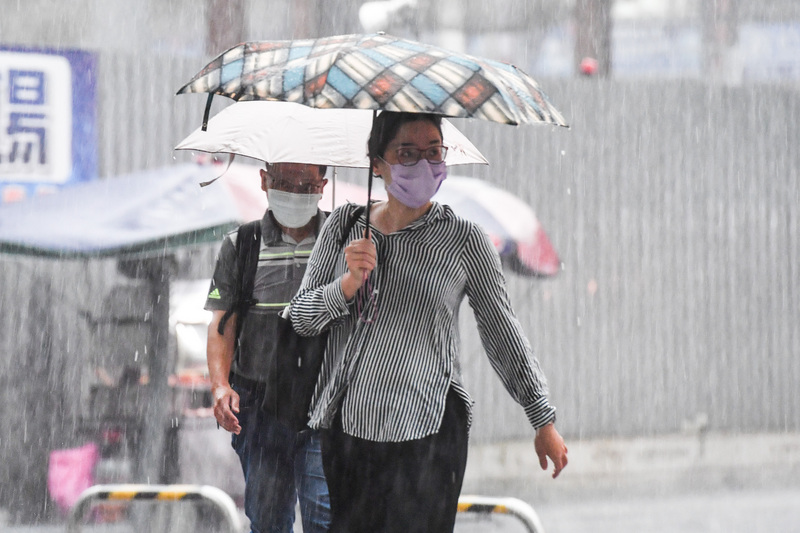 中央氣象局表示，今晚鋒面到、留意雷雨，清明連假陰晴不定。 (圖:中央社)