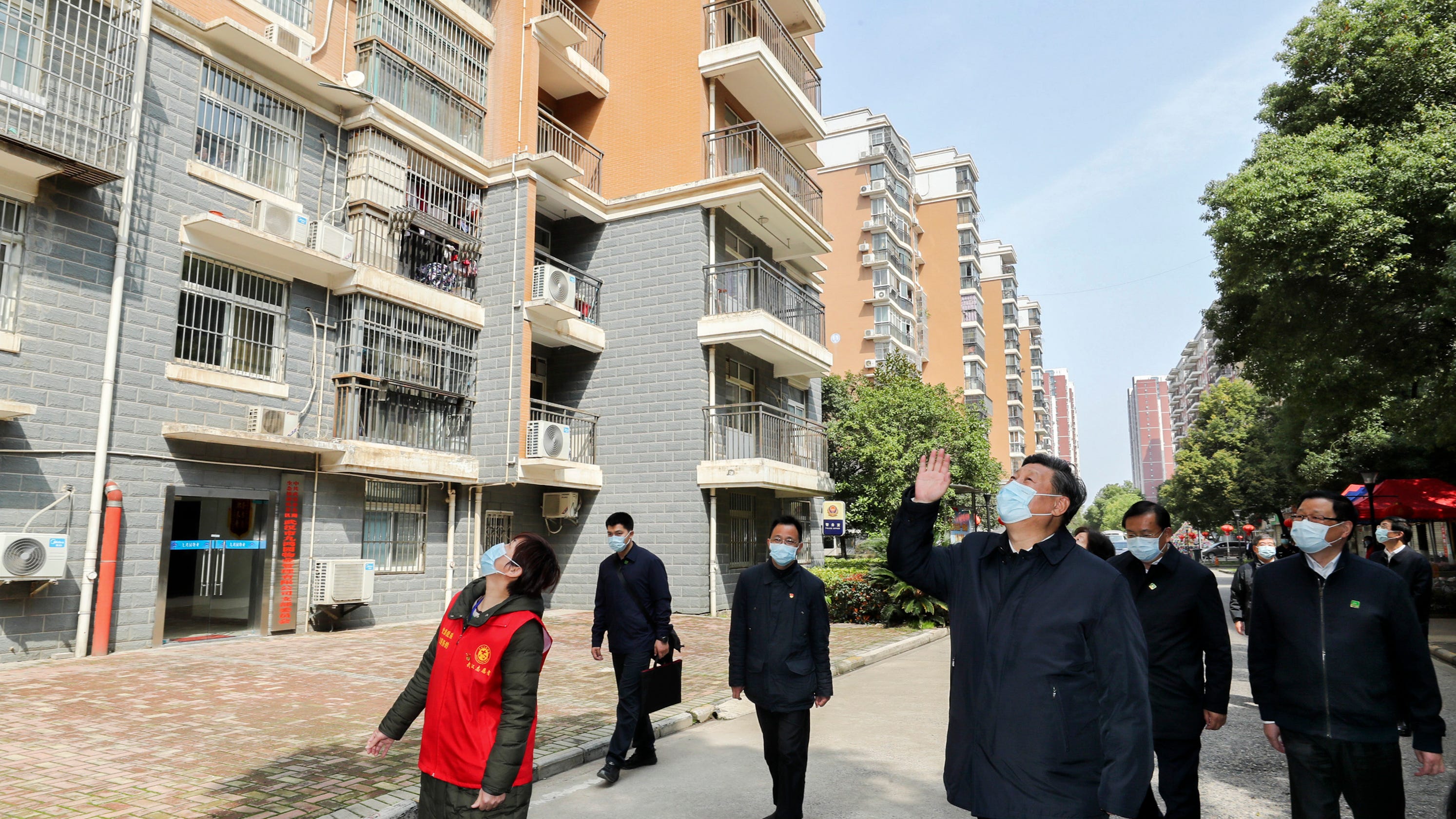 美國之音(VOA)中文網27日的報導，大約在2月下旬，社群媒體的平台陸續有人發文嘲笑歐美連抄作業都不會，也就是不懂得模仿中國抗疫有成的貼文，官媒喉舌人民日報更推波助瀾，而此舉卻有著雙面刃的反效果。(圖/微博)