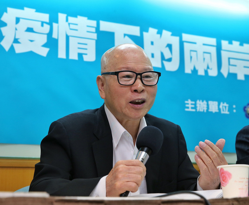 武漢肺炎疫情蔓延，兩岸政策協會30日召開座談會，前民進黨主席許信良（圖）表示，台灣既然希望參加國際組織，對肺炎名稱的共識也應該尊重，應停止使用「武漢肺炎」4個字，對中國釋出善意，談兩岸互助合作更具意義。(圖:中央社)