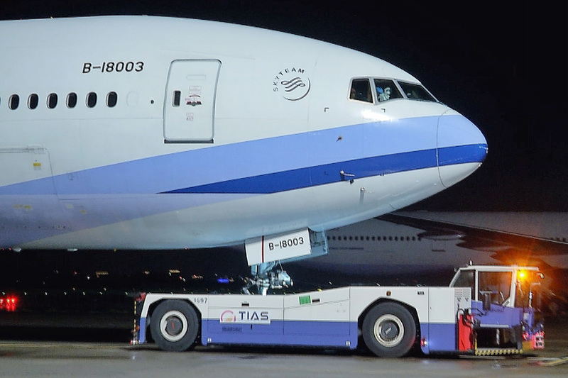 第二波類包機登記452人  陳時中：準備好了。圖為第2架湖北類包機順利返回台灣的過程。(中央社)