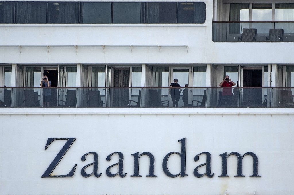 荷蘭「桑達姆號」(Zaandam)郵輪傳出數十人出現類流感症狀後，被多個港口拒絕泊靠，已滯留南美的太平洋外海數日。 (AFP)