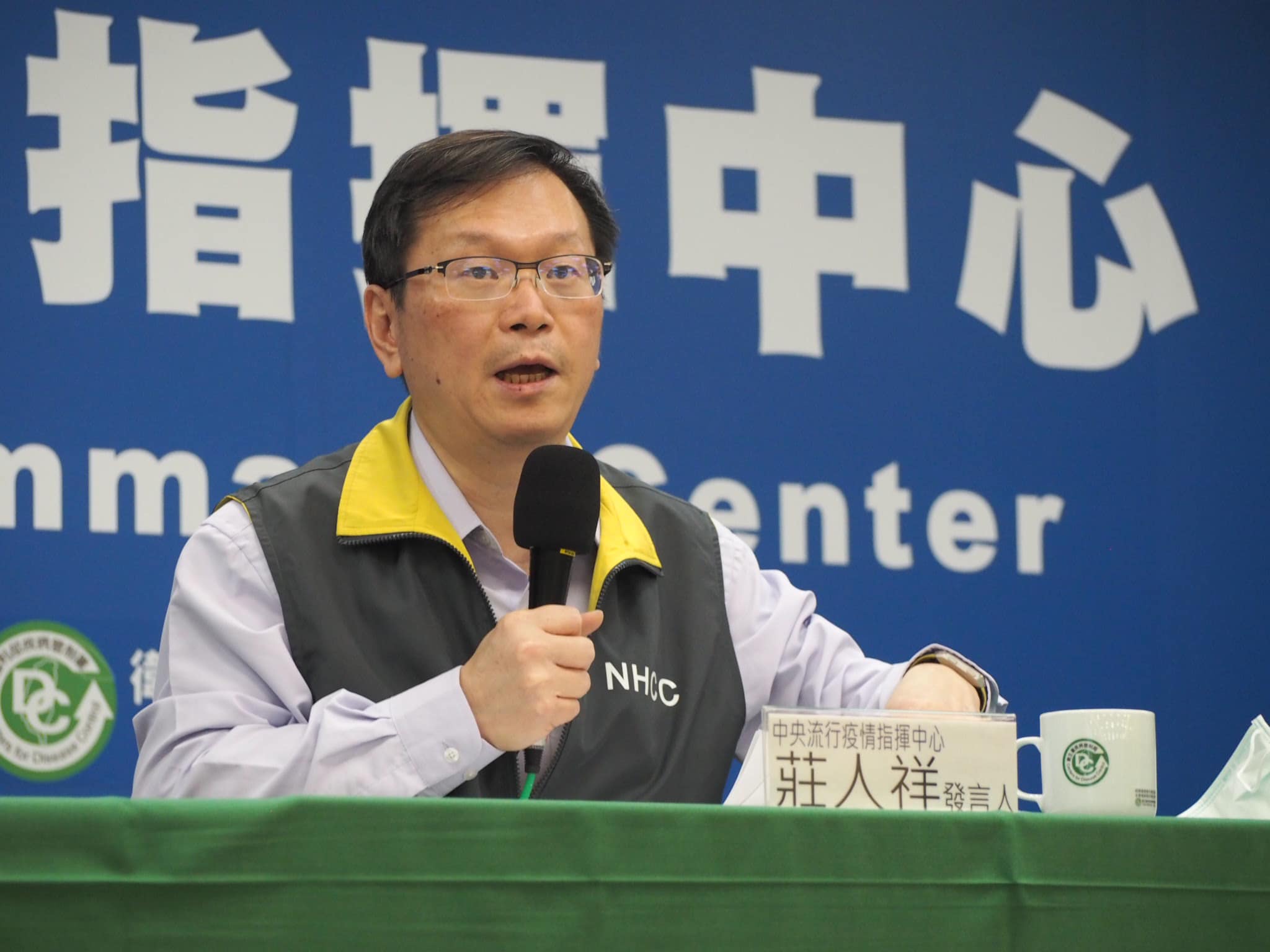 中央流行疫情指揮中心發言人莊人祥25日表示，經過確認，日方已於上午說明該名學生的CT值為37.38，但台灣判定為陽性的標準是低於35，顯示該名患者為弱陽性。(資料照/蕭照平 攝)