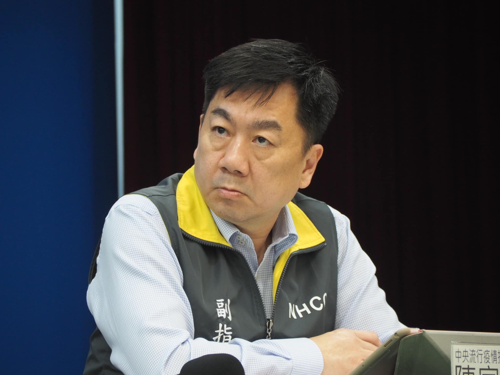 中央流行疫情指揮中心副指揮官陳宗彥透露，目前正研擬開放觀眾以實名制方式，入場觀看職棒球賽。(蕭照平 攝)