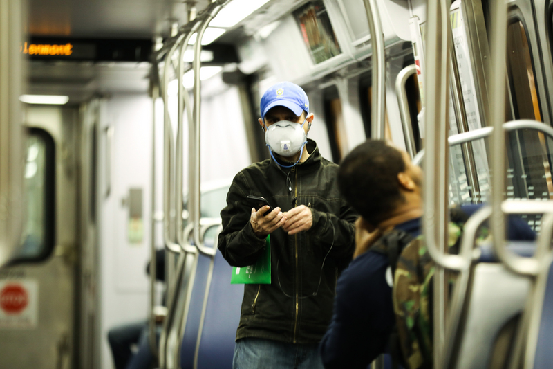 調查顯示，美國多數認知口罩有效，重要時刻半數沒戴。(圖：中央社)