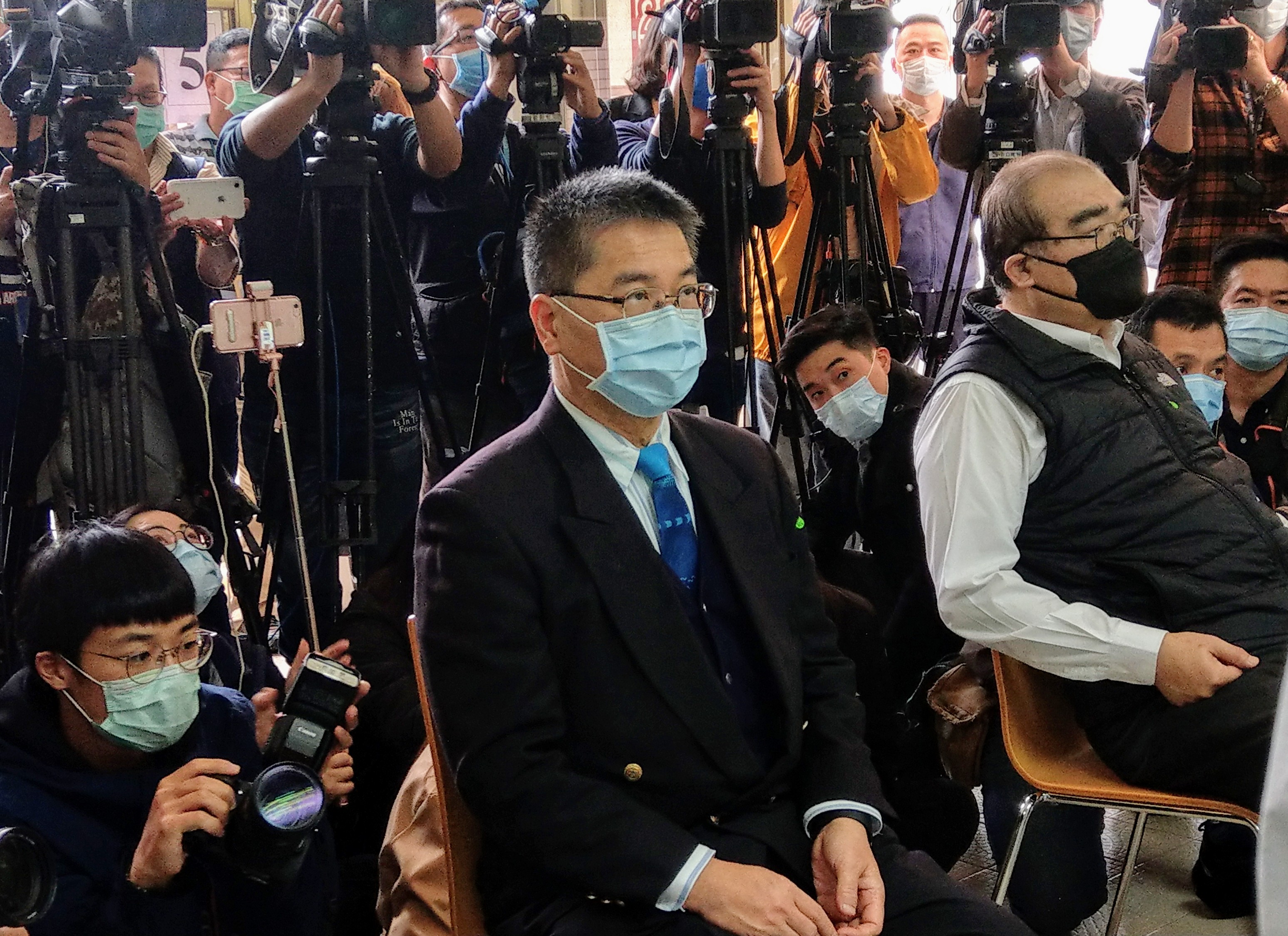 媒體詢問與蘇貞昌見面是否尷尬，徐國勇說，「沒有什麼尷尬」。(劉品希 攝)