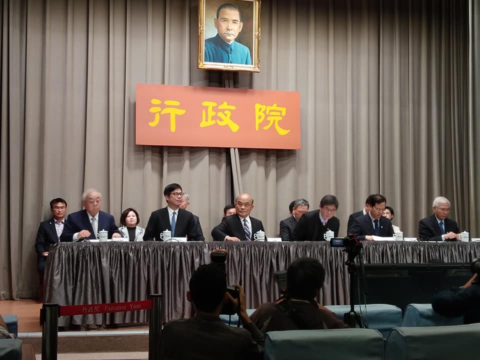 武漢肺炎疫情在全球持續爆發，行政院加開院會通過特別條例修正案，追加新台幣1,500億元特別預算，國民黨團書記長蔣萬安認為，行政院應先針對追加預算的細部執行規劃說明清楚，不應預設通過時程。(王韋婷攝)