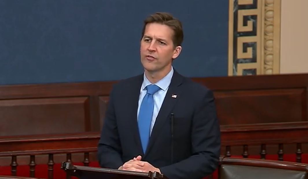 共和黨籍參議員薩斯(Ben Sasse)抨擊北京的數據是「謊言宣傳」。(圖取自蕯斯臉書)