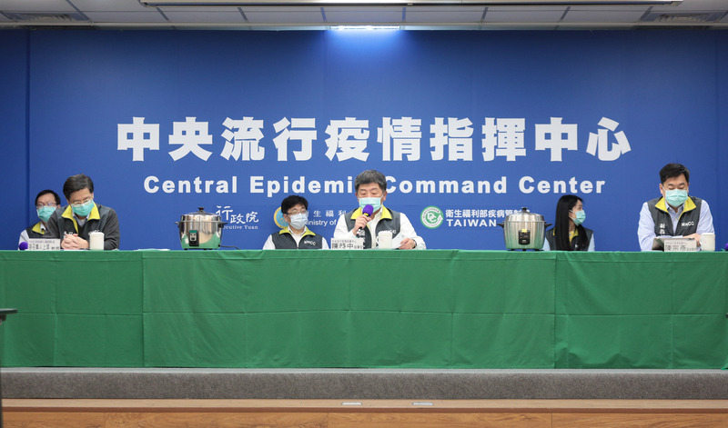 中央流行疫情指揮中心5日指出，已針對下一波勞動節連假研擬管制措施。(圖：中央社)