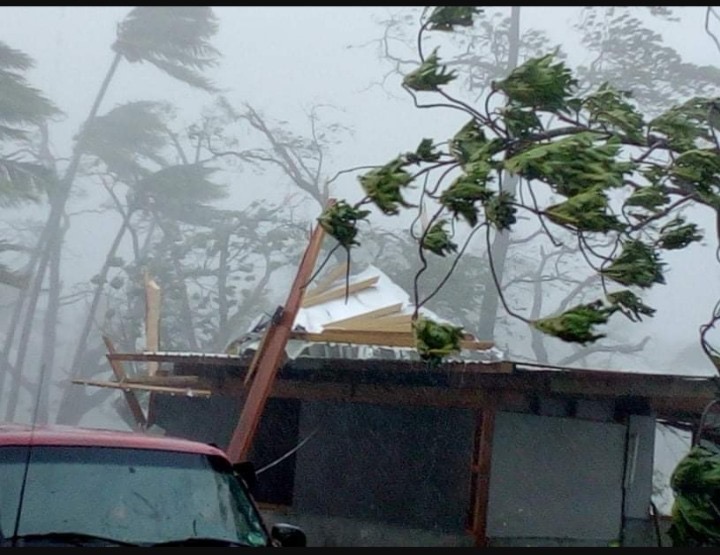 熱帶氣旋哈羅德(Harold)侵襲太平洋島國萬那杜(Vanuatu)，恐釀天然災害。更讓專家擔心COVID-19零確診紀錄破功。(圖/推特)