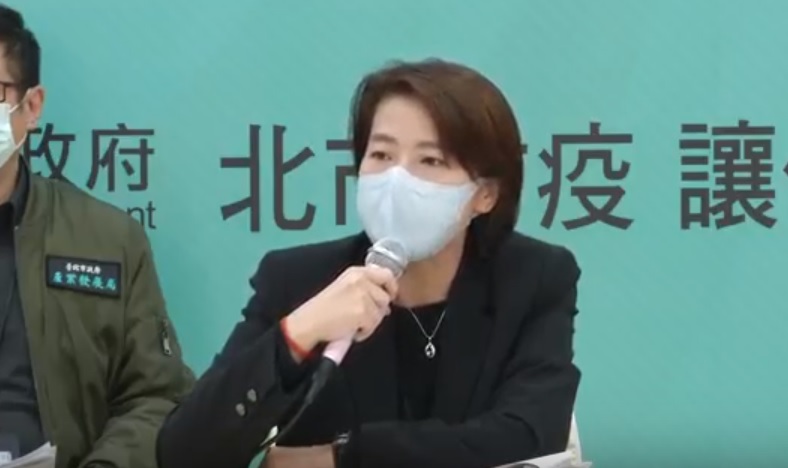 台北市副市長黃珊珊宣布9日起進出台北市公有市場均須戴口罩，校園也自即日起全面暫停對外開放。(北市府提供)