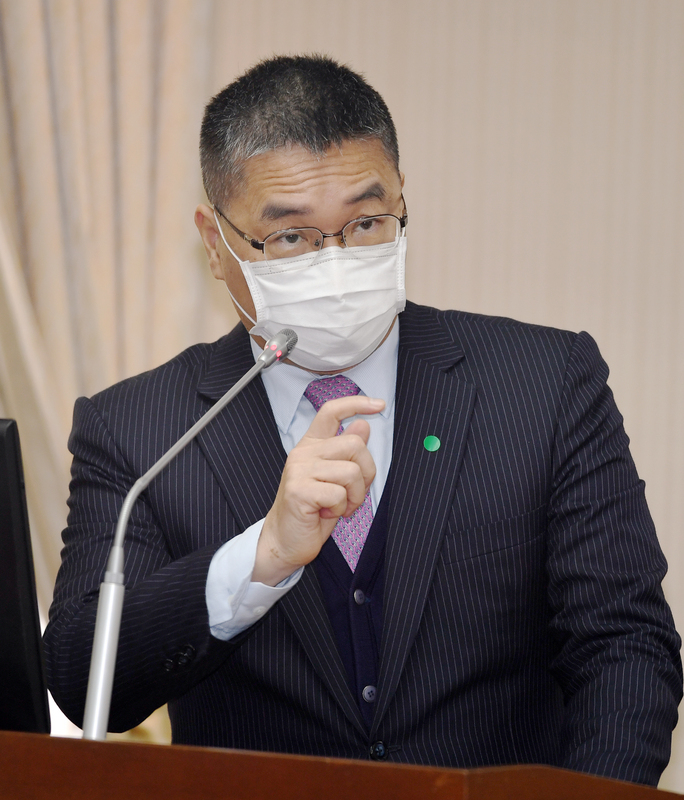 內政部長徐國勇（圖）表示，酒店舞廳稽查，有無營業登記都一視同仁。（中央社檔案照片）